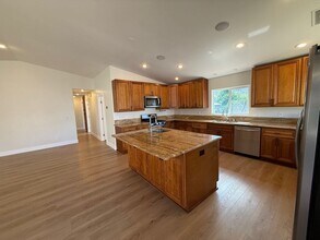 14650 Olde Hwy 80 in El Cajon, CA - Building Photo - Building Photo