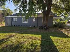 1754 Poplar St in Flomaton, AL - Foto de edificio - Building Photo