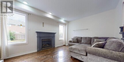 138 Tunbridge Rd in Barrie, ON - Building Photo - Building Photo