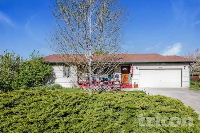 property at 8905 S Brentwood St
