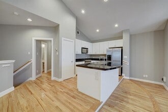 9805 Riddlelink Ln in Houston, TX - Building Photo - Building Photo