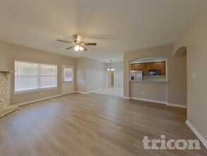 203 Happy Ln in Red Oak, TX - Building Photo - Building Photo