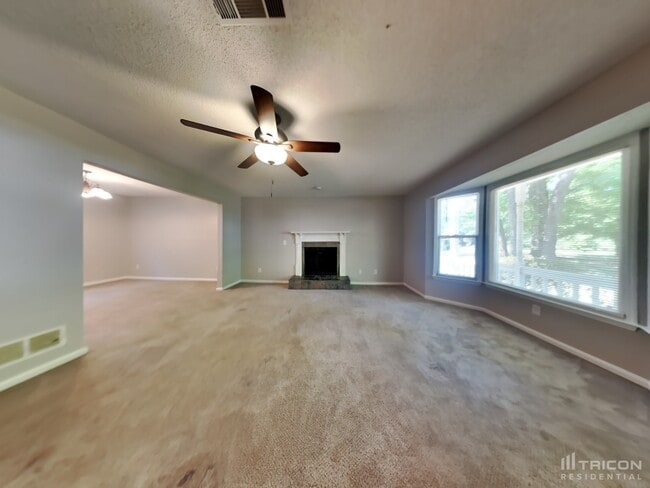 1051 Park Creek Cir in Lawrenceville, GA - Building Photo - Building Photo