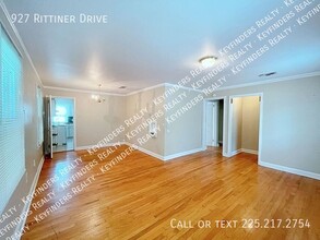 927 Rittiner Dr in Baton Rouge, LA - Building Photo - Building Photo