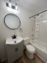 1916 Beech St, Unit A2 in Kenova, WV - Foto de edificio - Building Photo