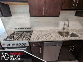 417 W Barry Ave, Unit 4 in Chicago, IL - Foto de edificio - Building Photo