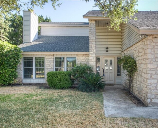 10515 Scotland Well Dr in Austin, TX - Building Photo - Building Photo