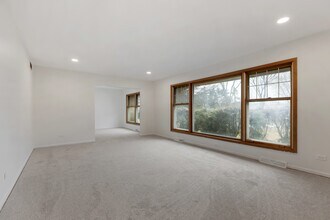 1130 Home Ave in Elk Grove Village, IL - Building Photo - Building Photo