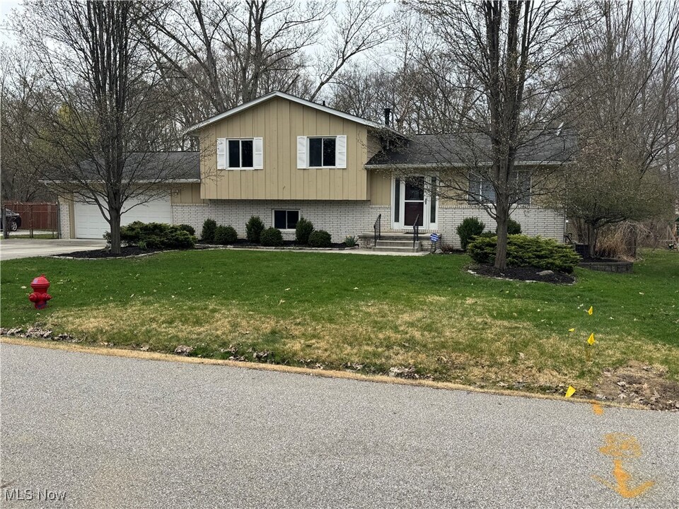 4650 Markwood Dr in Stow, OH - Building Photo