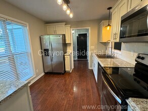 7104 Old Castle Dr in Fayetteville, NC - Building Photo - Building Photo