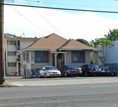 3168 Waialae Ave in Honolulu, HI - Foto de edificio - Building Photo