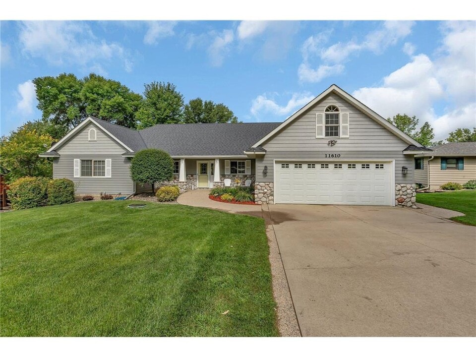 11610 44th St NE in Spicer, MN - Building Photo