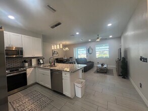 1516 NW 38th Ave in Cape Coral, FL - Building Photo - Building Photo