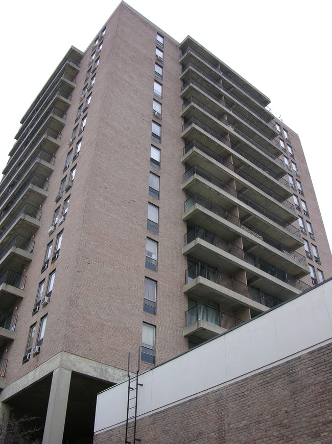 Washington Towers in Reading, PA - Building Photo - Building Photo