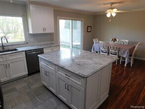 2759 Winter Dr in Troy, MI - Building Photo - Building Photo
