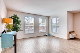 Haven Apts at Orenco Station in Hillsboro, OR - Foto de edificio - Building Photo