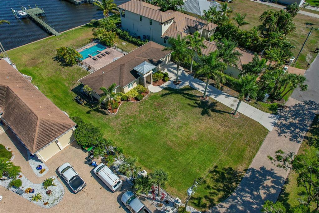 1104 Nancy Gamble Ln in Ellenton, FL - Building Photo