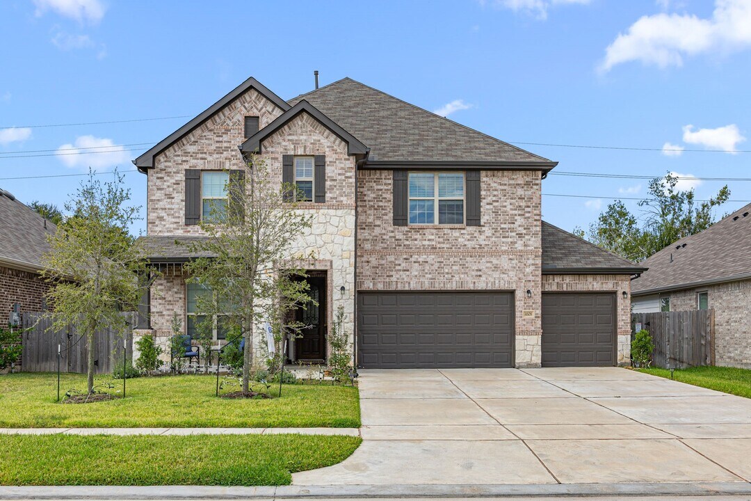 4608 Mustang Run Dr in Rosenberg, TX - Building Photo