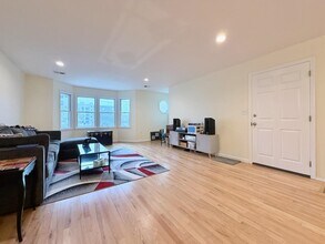 378 7th St in Jersey City, NJ - Building Photo - Building Photo