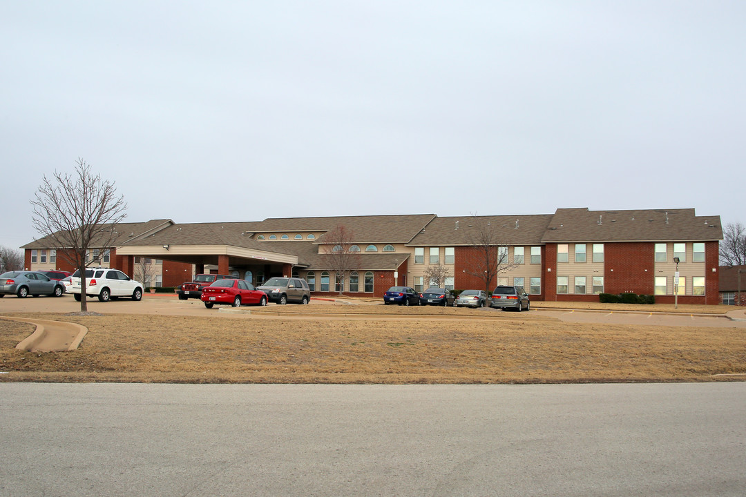 Pioneer Village in Jenks, OK - Building Photo