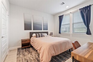 316 Jensen Dr in Houston, TX - Building Photo