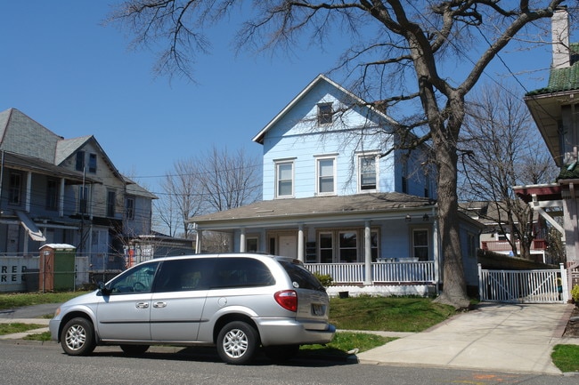 411 2nd Ave in Asbury Park, NJ - Foto de edificio - Building Photo