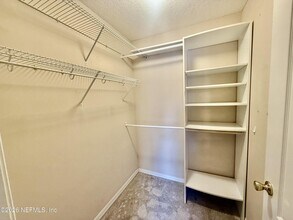 334 Redwood Ln in Jacksonville, FL - Building Photo - Building Photo