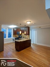 5029 N Harding Ave, Unit 2 in Chicago, IL - Building Photo - Building Photo