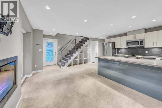 property at 439 W 3rd Ave