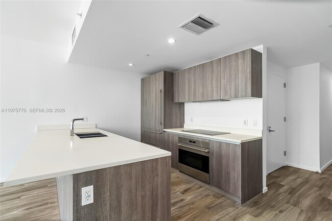801 S Miami Ave in Miami, FL - Building Photo - Building Photo