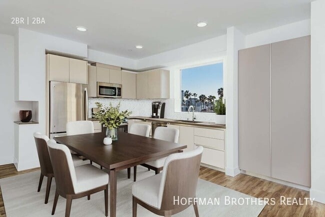 455 S Kenmore Ave in Los Angeles, CA - Building Photo - Building Photo