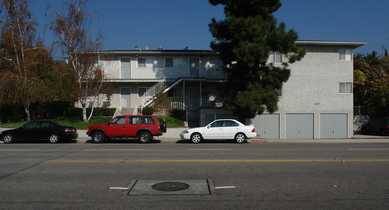 2677 Honolulu Ave in Montrose, CA - Foto de edificio