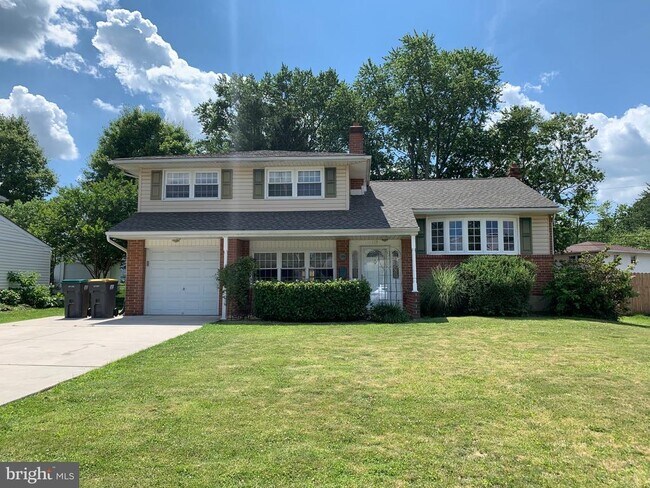 119 Forsythia Dr
