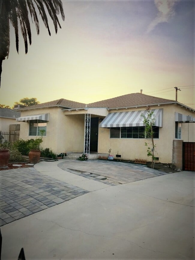 11127 Tiara St in North Hollywood, CA - Building Photo - Building Photo
