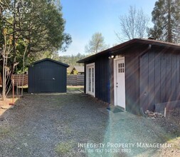 450 G St in Jacksonville, OR - Foto de edificio - Building Photo