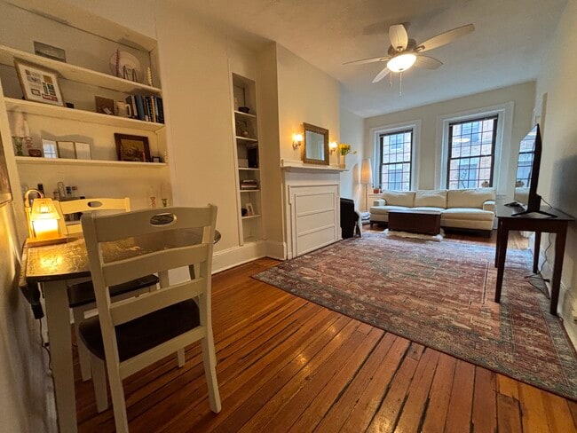 2 Myrtle St, Unit 2 in Boston, MA - Building Photo - Building Photo