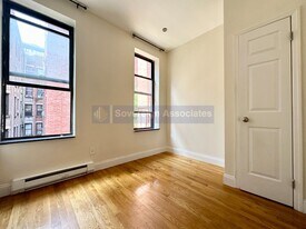 216 W 108th St in New York, NY - Building Photo