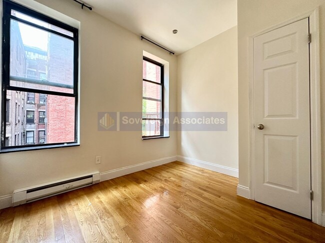 216 W 108th St