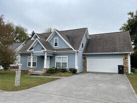 993 Belle Meadows Blvd in Sevierville, TN - Building Photo