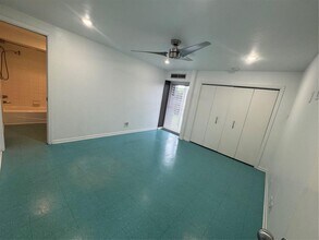 1310 Harbor View Dr in Galveston, TX - Building Photo - Building Photo