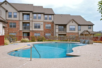 VILLAS BY THE PARK in Fort Worth, TX - Building Photo - Building Photo