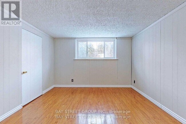15 Charlemont Crescent in Toronto, ON - Building Photo - Building Photo