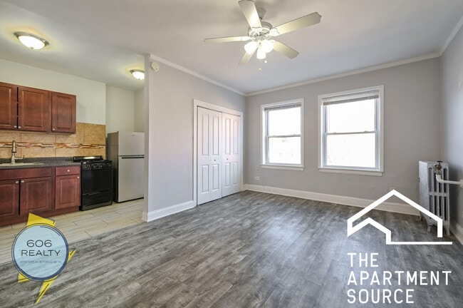 6930 N Greenview Ave in Chicago, IL - Foto de edificio - Building Photo