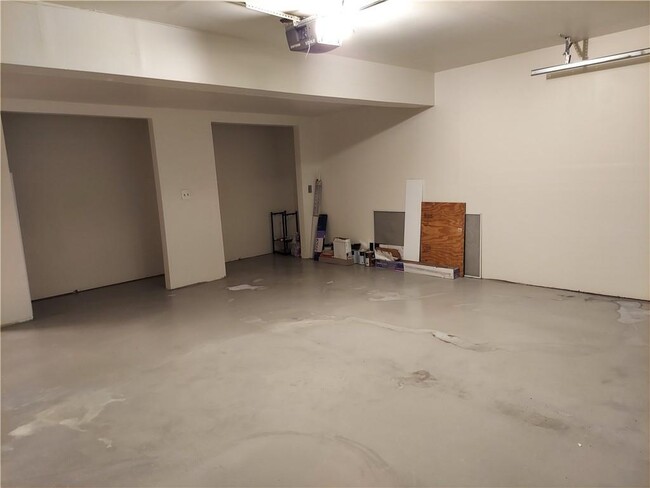 3322 Whispering Hills Dr in Chester, NY - Building Photo - Building Photo