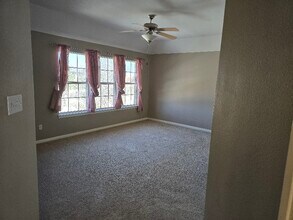 15108 Terra Verde Dr in Austin, TX - Foto de edificio - Building Photo