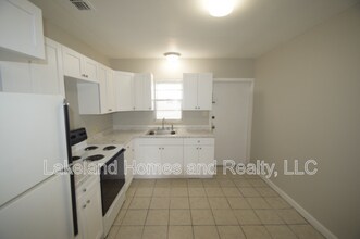 1034 Berkley Rd in Auburndale, FL - Building Photo - Building Photo
