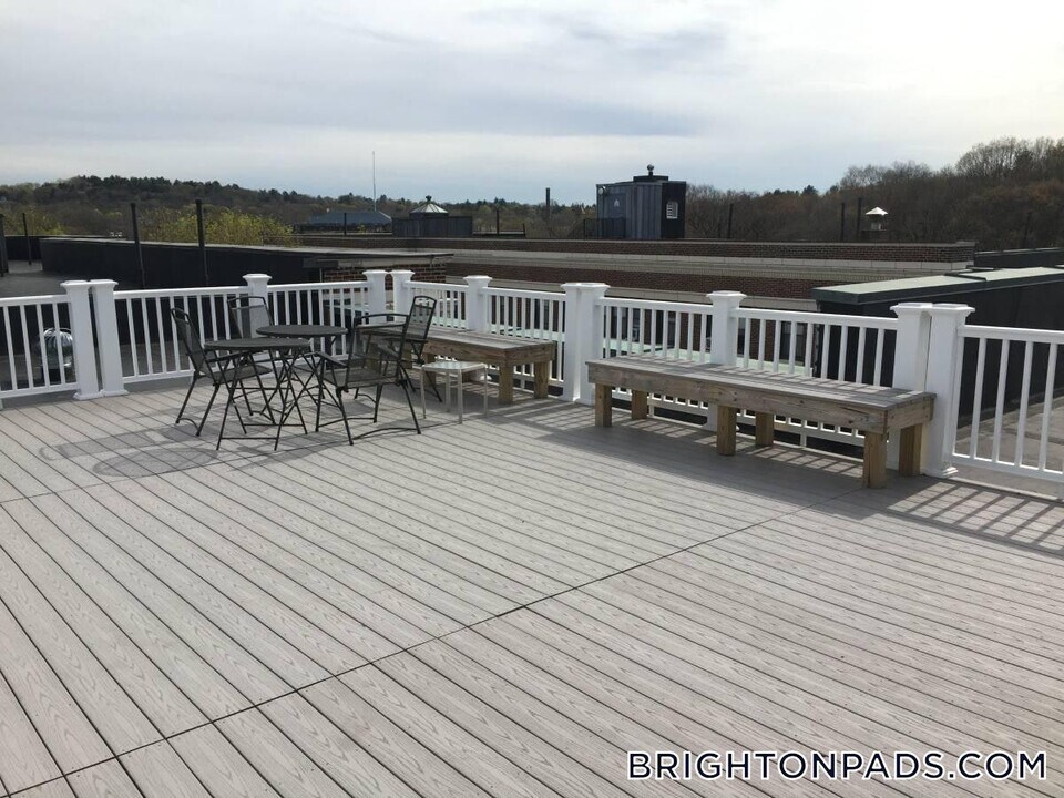 141 Englewood Ave in Boston, MA - Building Photo