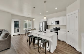 275 W 700 N, Unit Primary in Vineyard, UT - Foto de edificio - Building Photo