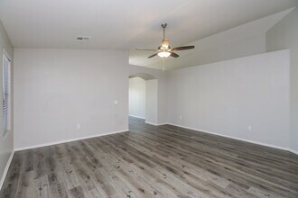 5605 S 11th Pl in Phoenix, AZ - Building Photo - Building Photo