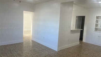 134 SW 61st Ave in Miami, FL - Building Photo - Building Photo